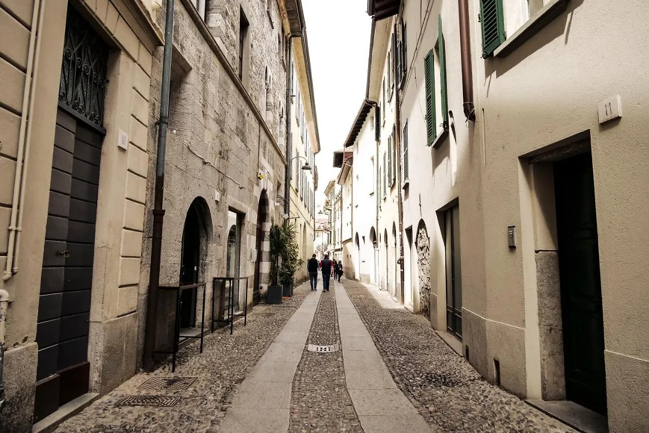Casa Del Pittore - Elegante Appartamento Del 1200 - Centro Storico Côme Italia