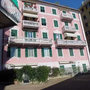 Davanti Al Mare E Al Parco , Rapallo Italia